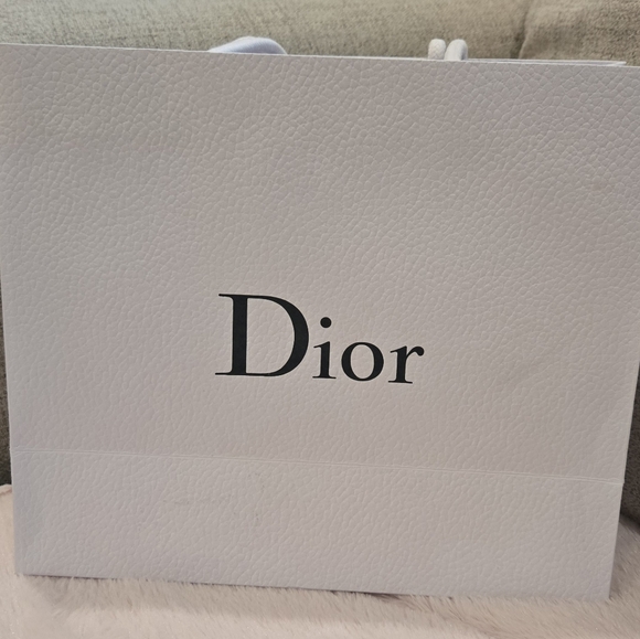 💕Authentic DIOR Gift Bag💕 - Picture 1 of 5